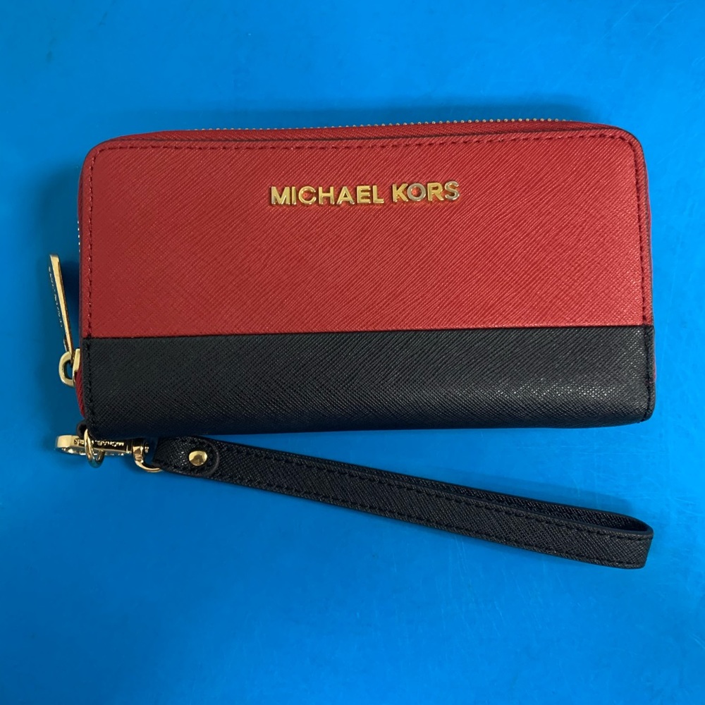 Micheal Kors wallet